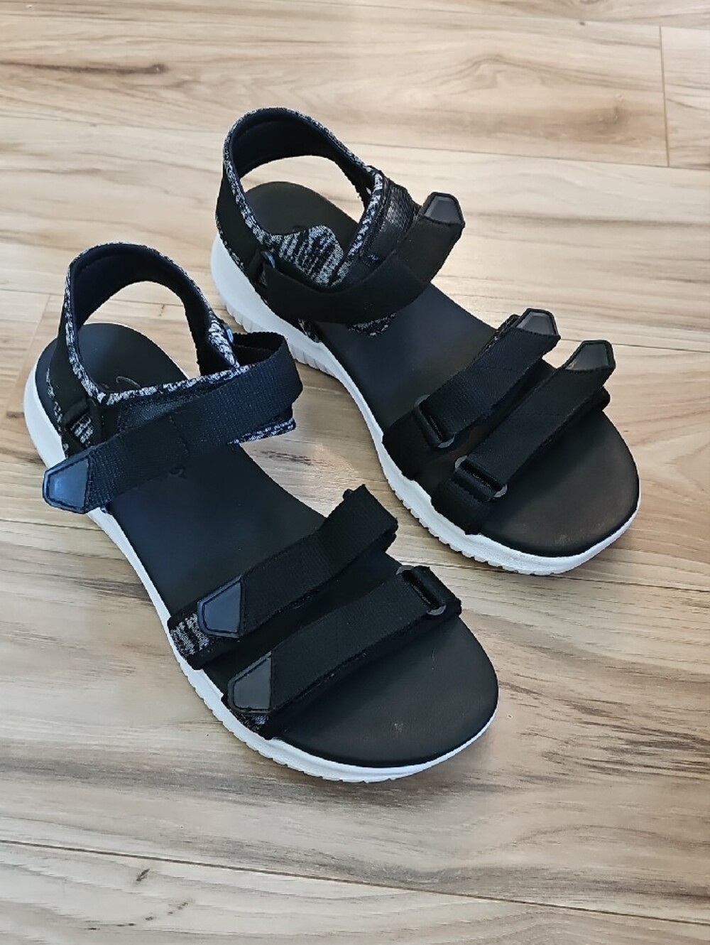 Black Women's Strap Sandals